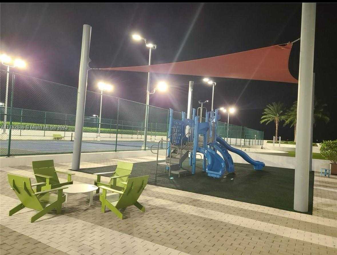 Imagen de Pequeño Objeto