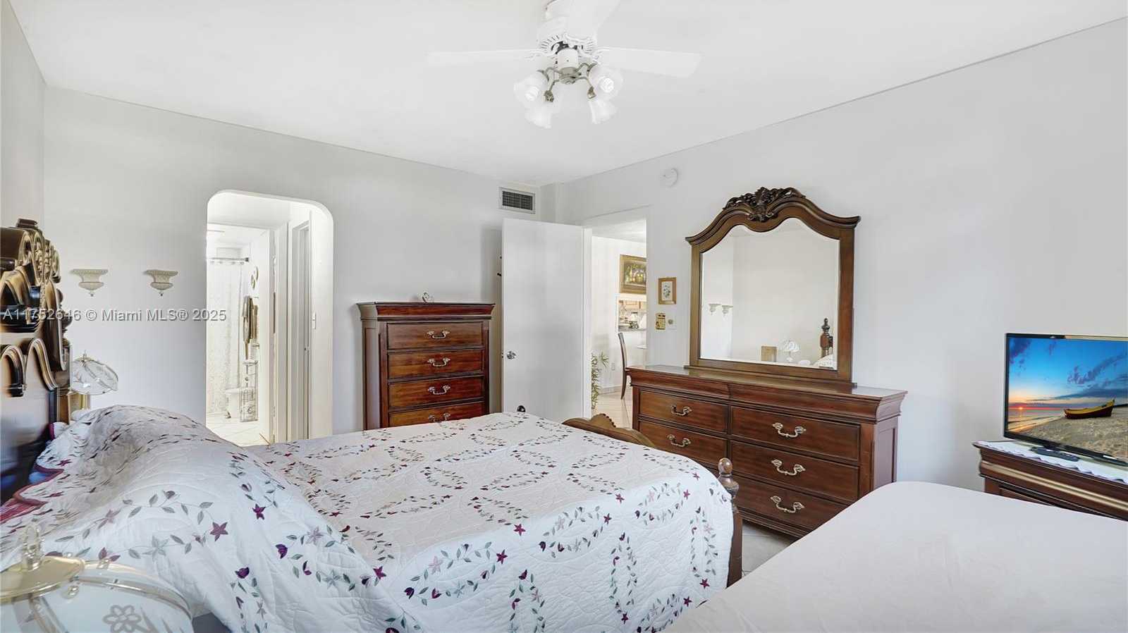 Small Image of 2905 POINT EAST DR #L208, Aventura Number 27