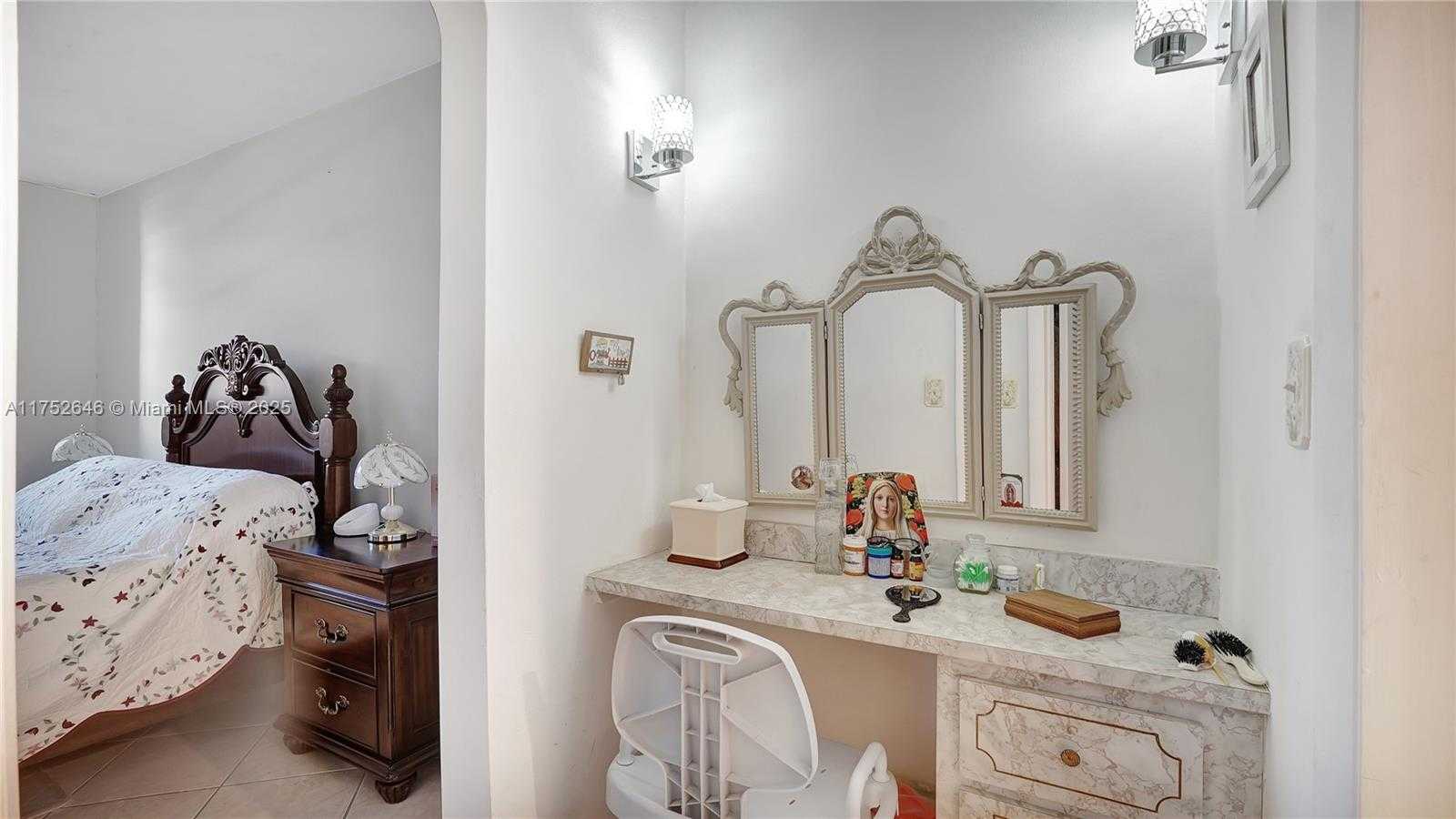 Small Image of 2905 POINT EAST DR #L208, Aventura Number 34