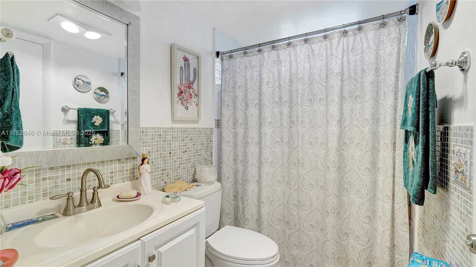 Small Image of 2905 POINT EAST DR #L208, Aventura Number 35