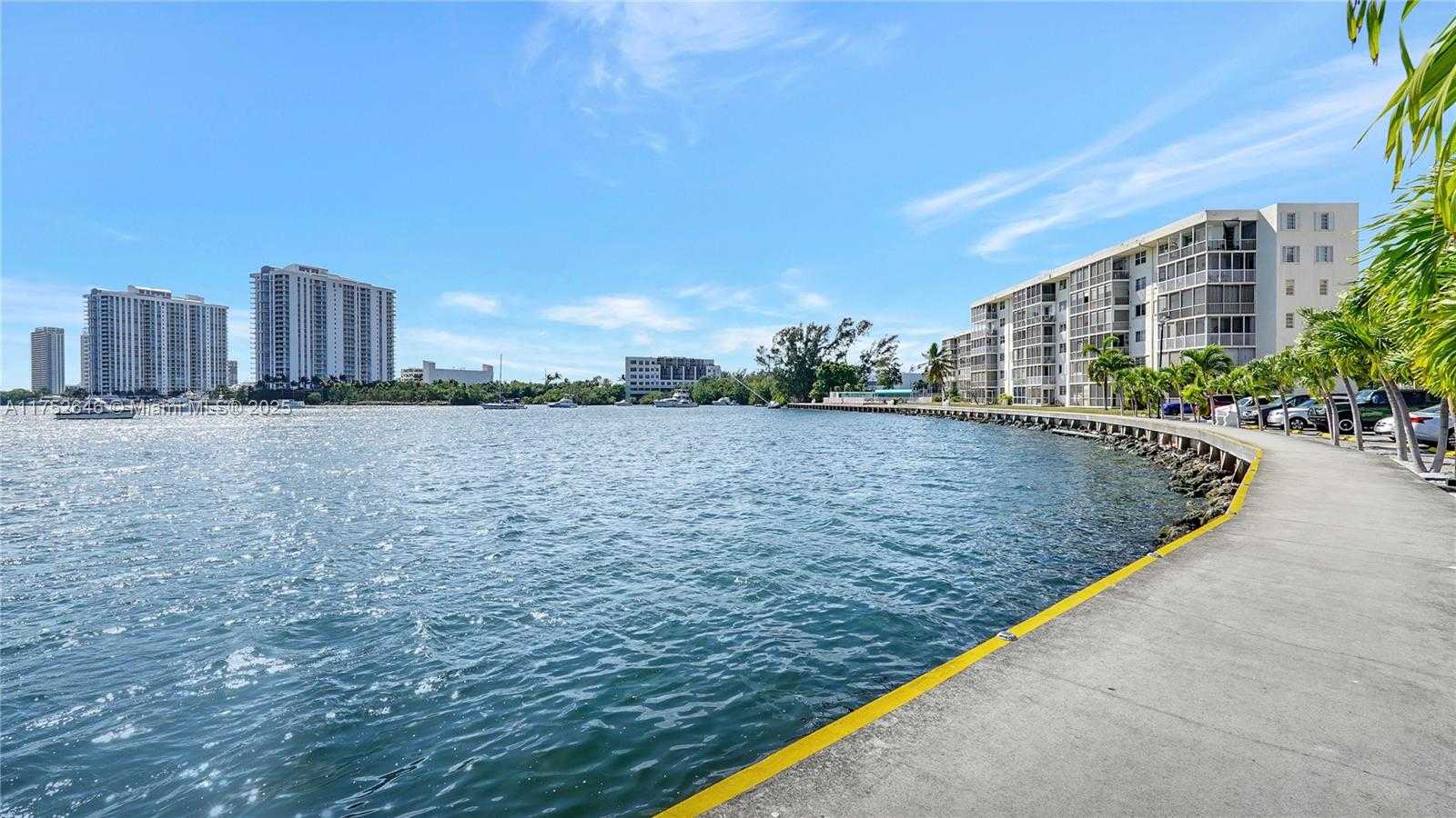 Small Image of 2905 POINT EAST DR #L208, Aventura Number 4