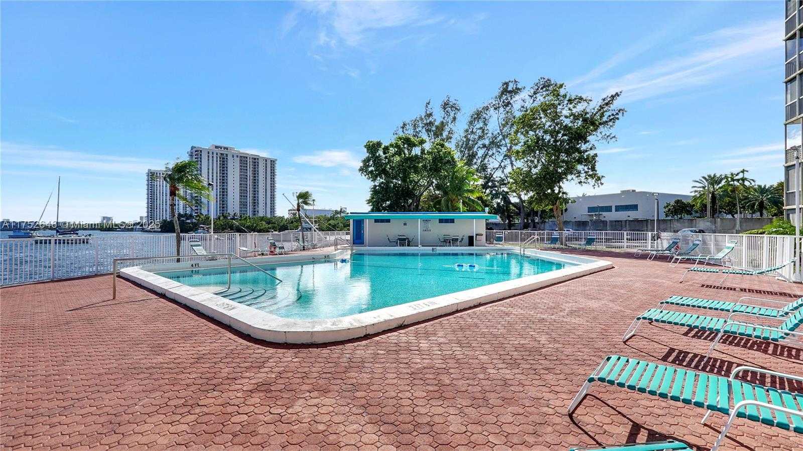 Small Image of 2905 POINT EAST DR #L208, Aventura Number 40
