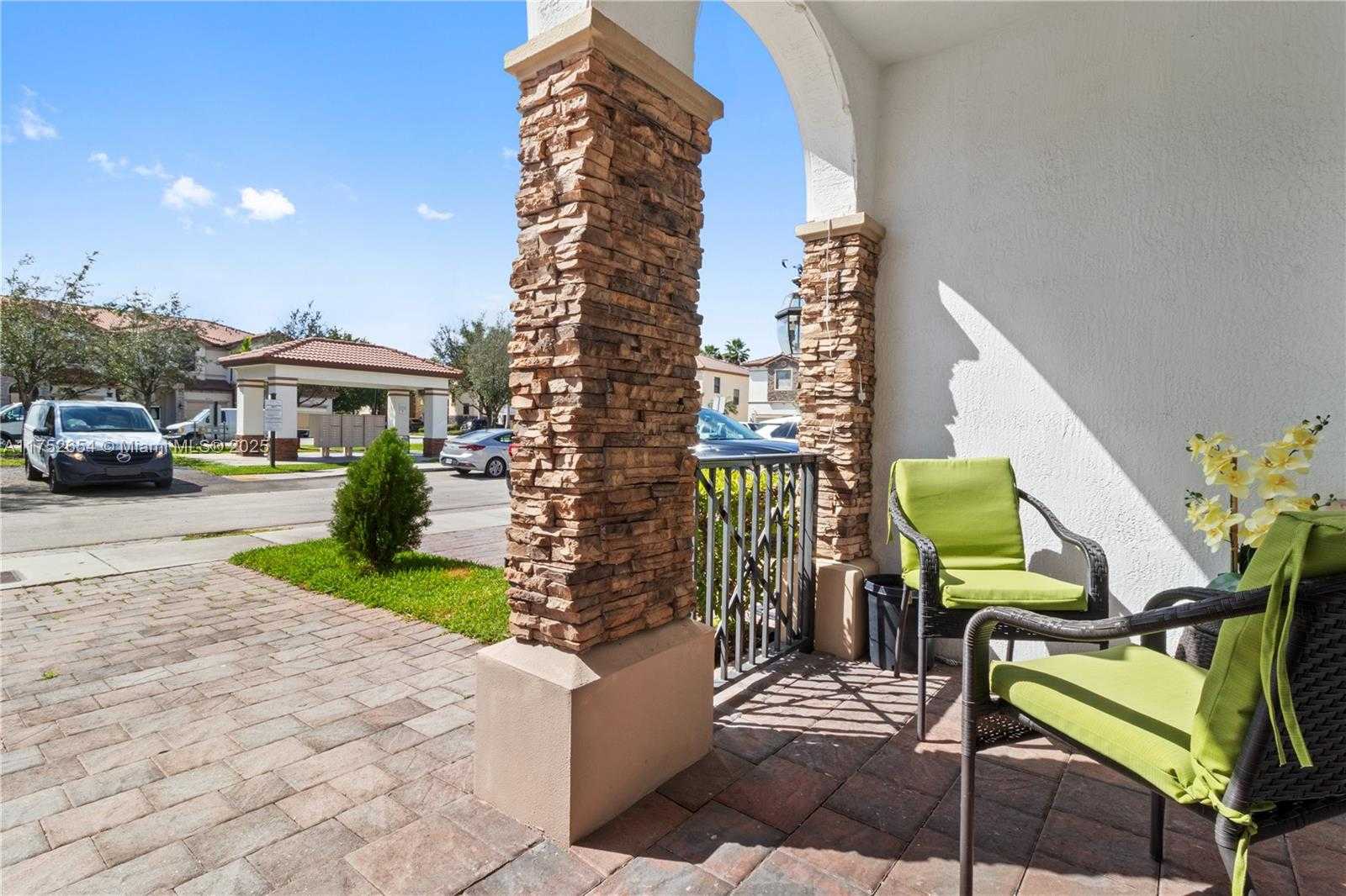 Small Image of 9831 NORTH WEST 88TH TER, Doral Number 2