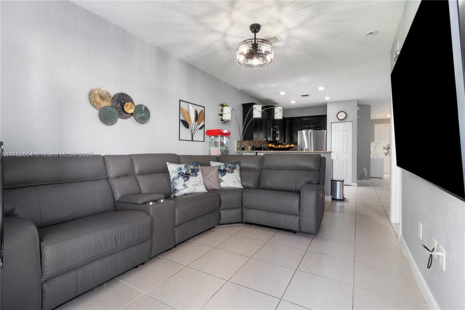 Small Image of 9831 NORTH WEST 88TH TER, Doral Number 6