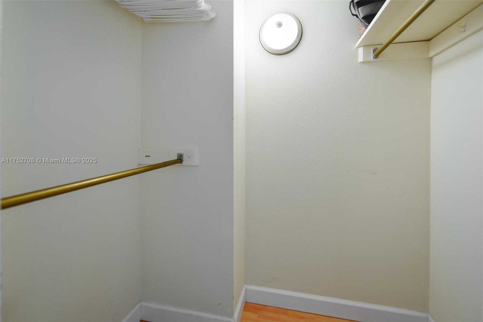 Small Image of 1980 SOUTH OCEAN DR #6G, Hallandale Beach Number 17