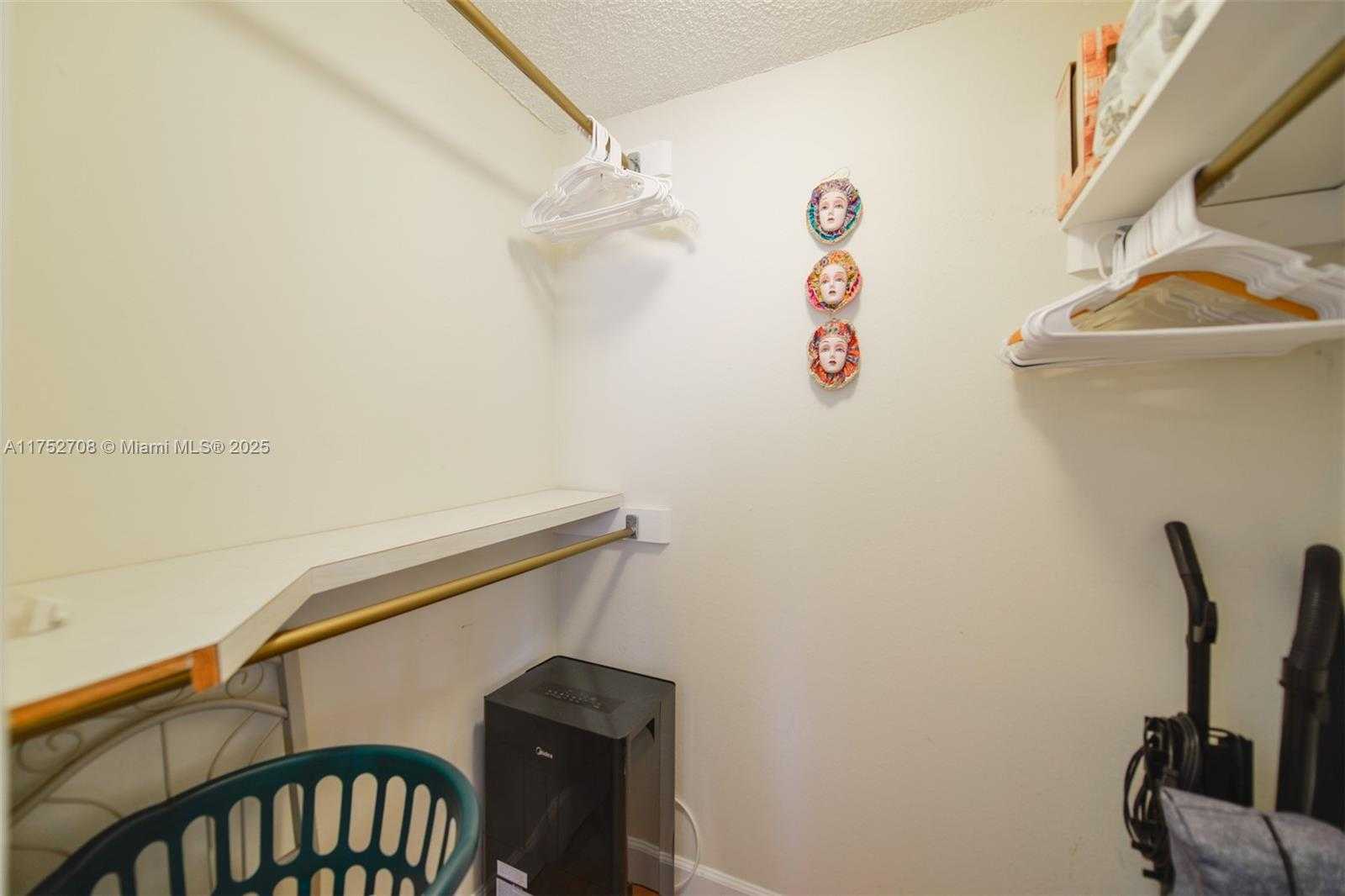 Small Image of 1980 SOUTH OCEAN DR #6G, Hallandale Beach Number 21