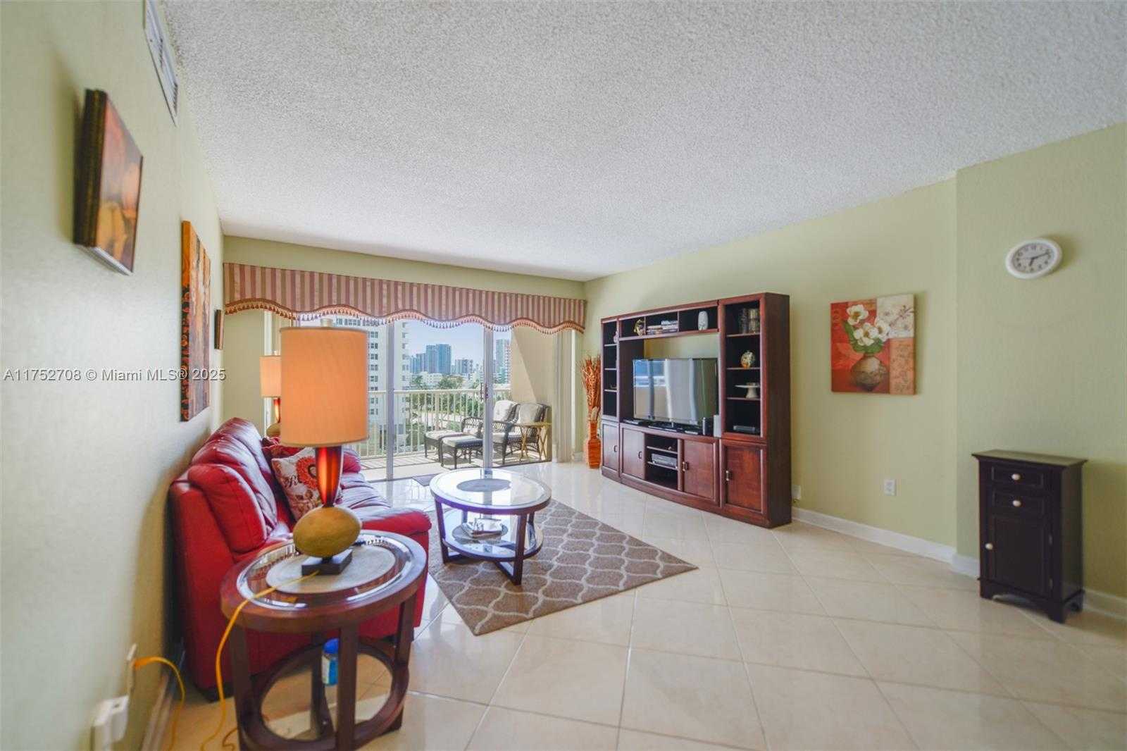 Small Image of 1980 SOUTH OCEAN DR #6G, Hallandale Beach Number 4