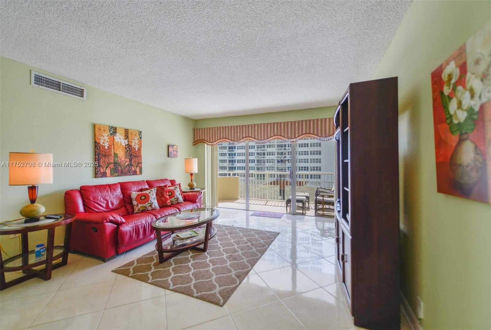 Small Image of 1980 SOUTH OCEAN DR #6G, Hallandale Beach Number 5