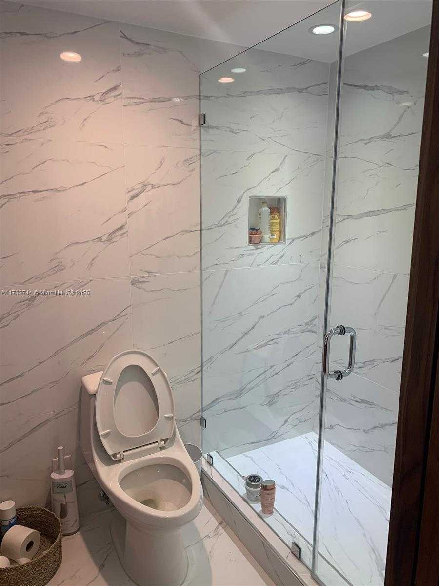 Small Image of 9401 COLLINS AVE #305, Surfside Number 15
