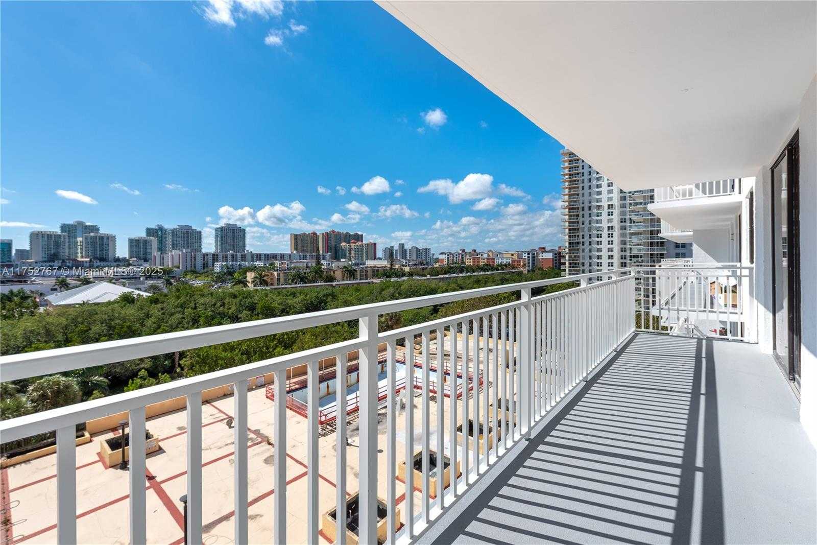 Small Image of 210 174TH ST #807, Sunny Isles Beach Number 2