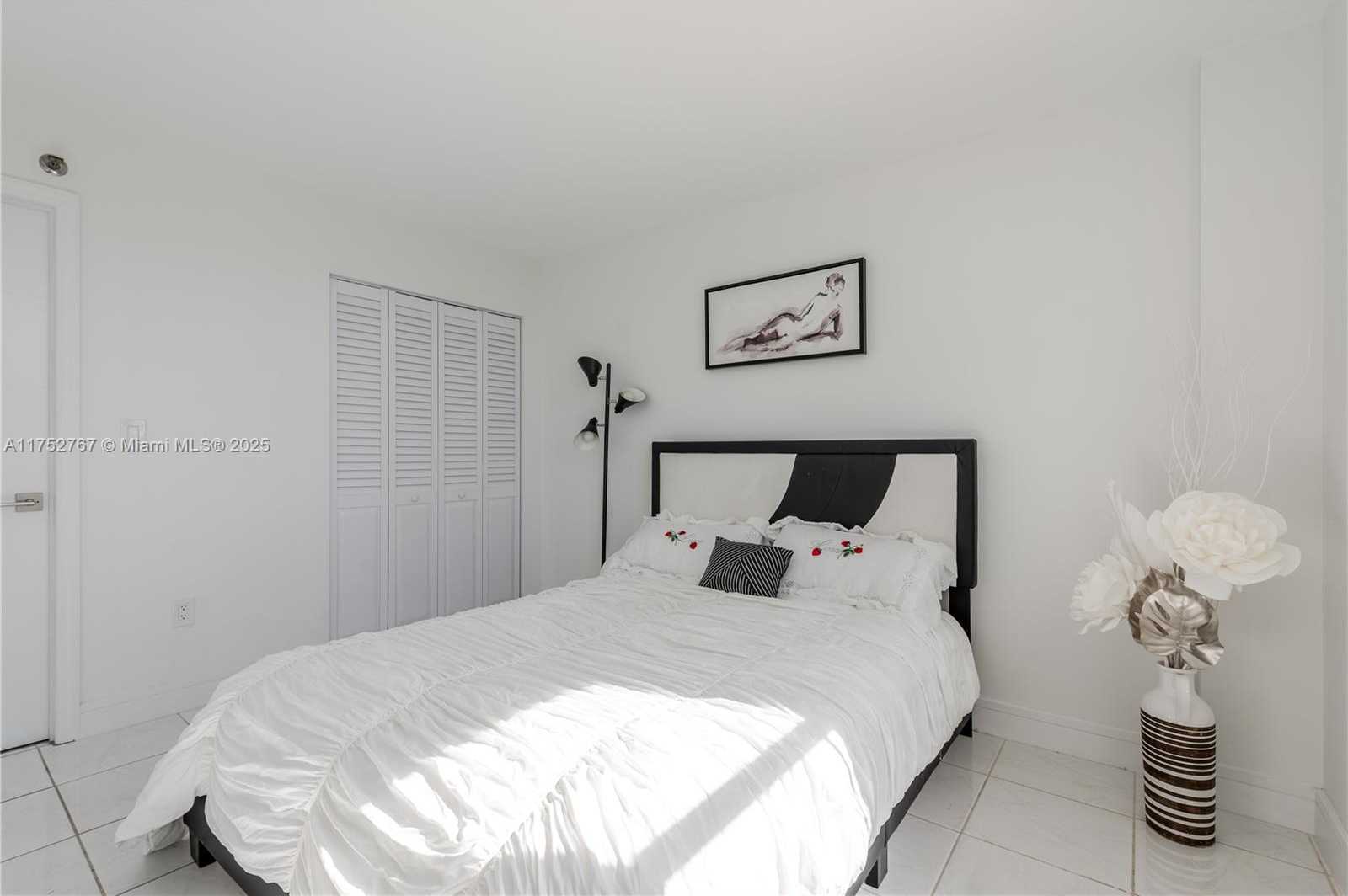 Small Image of 210 174TH ST #807, Sunny Isles Beach Number 5
