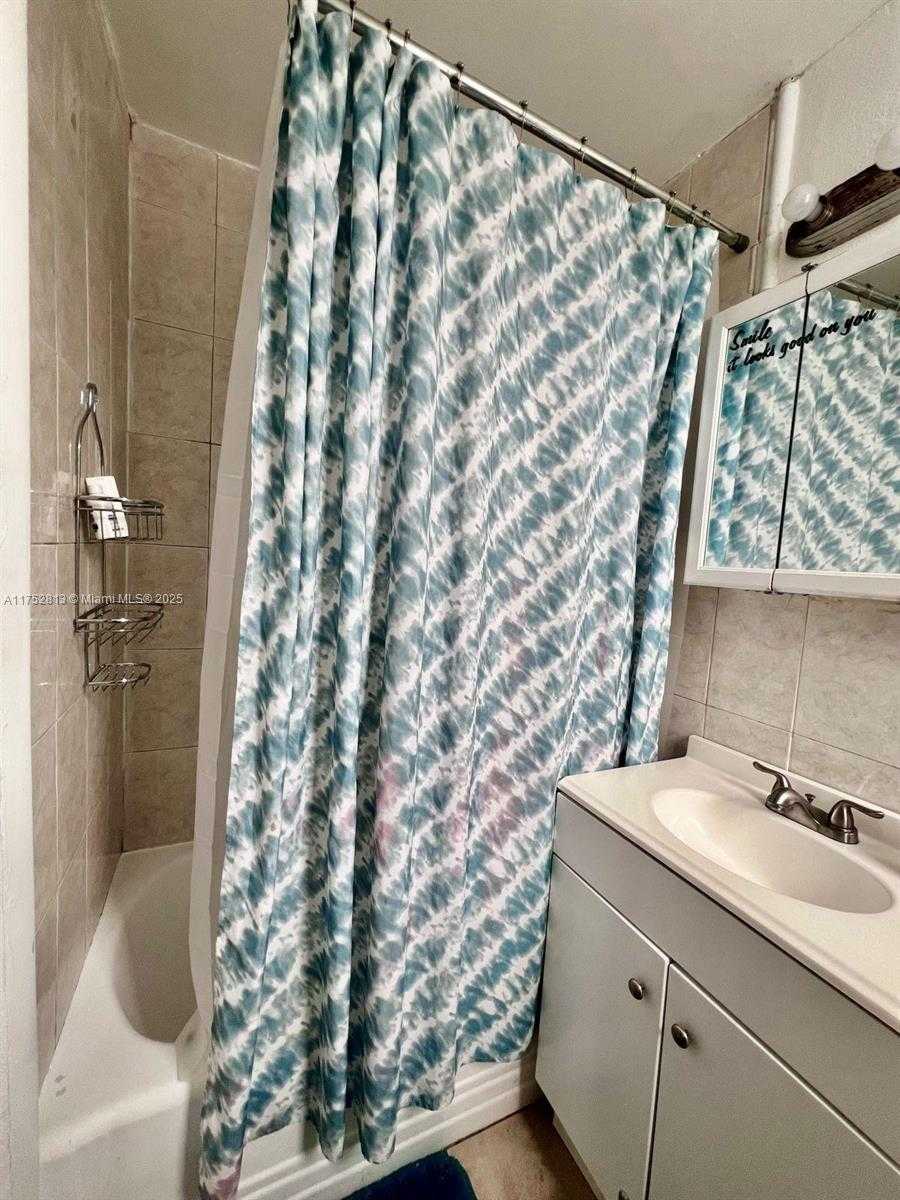 Small Image of 3700 COLLINS AVE #S-202, Miami Beach Number 6