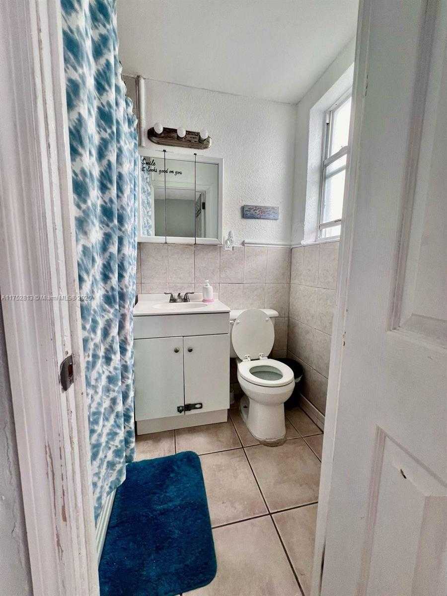 Small Image of 3700 COLLINS AVE #S-202, Miami Beach Number 7