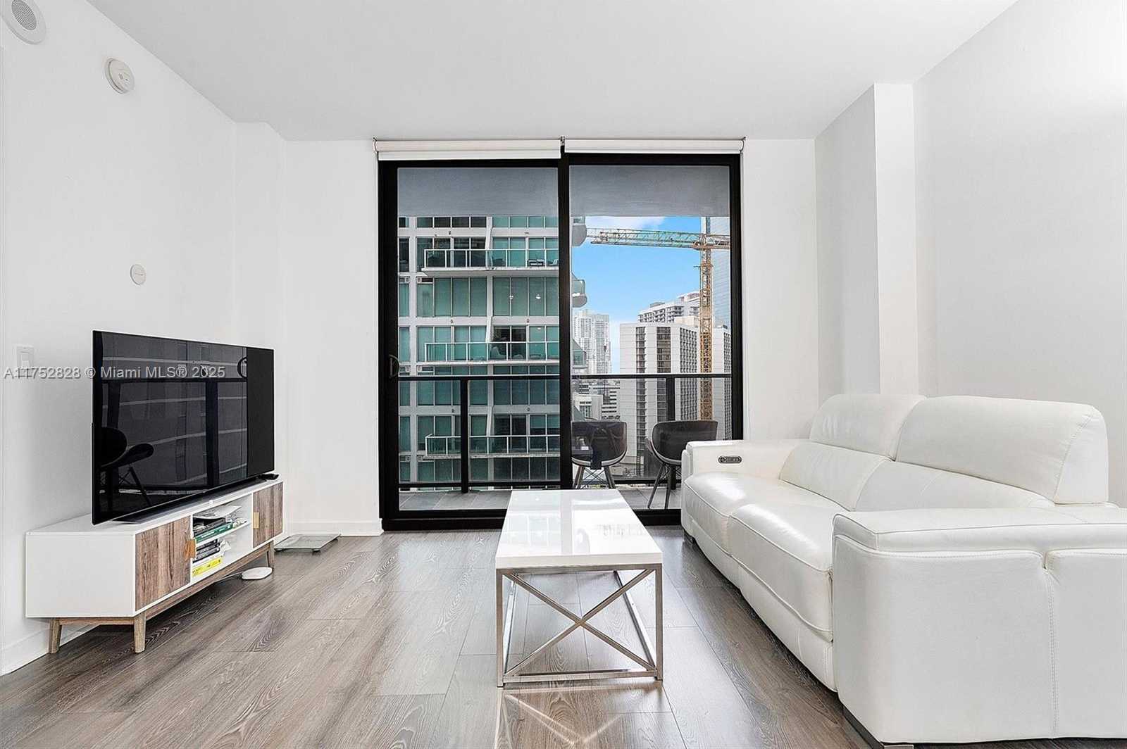 Small Image of 31 SOUTH EAST 6TH ST #2008, Miami Number 3