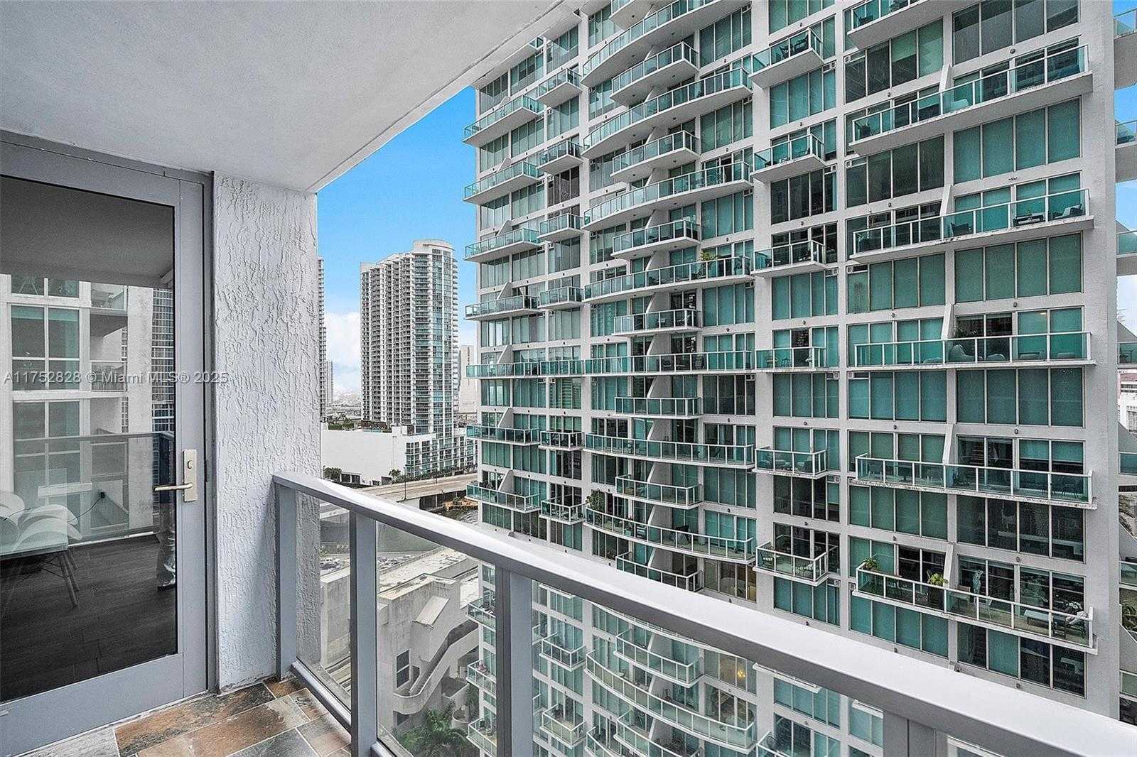 Small Image of 31 SOUTH EAST 6TH ST #2008, Miami Number 4
