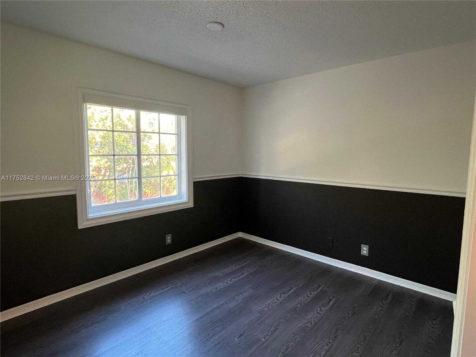 Small Image of 2045 POMPEII CT #2045, Weston Number 19