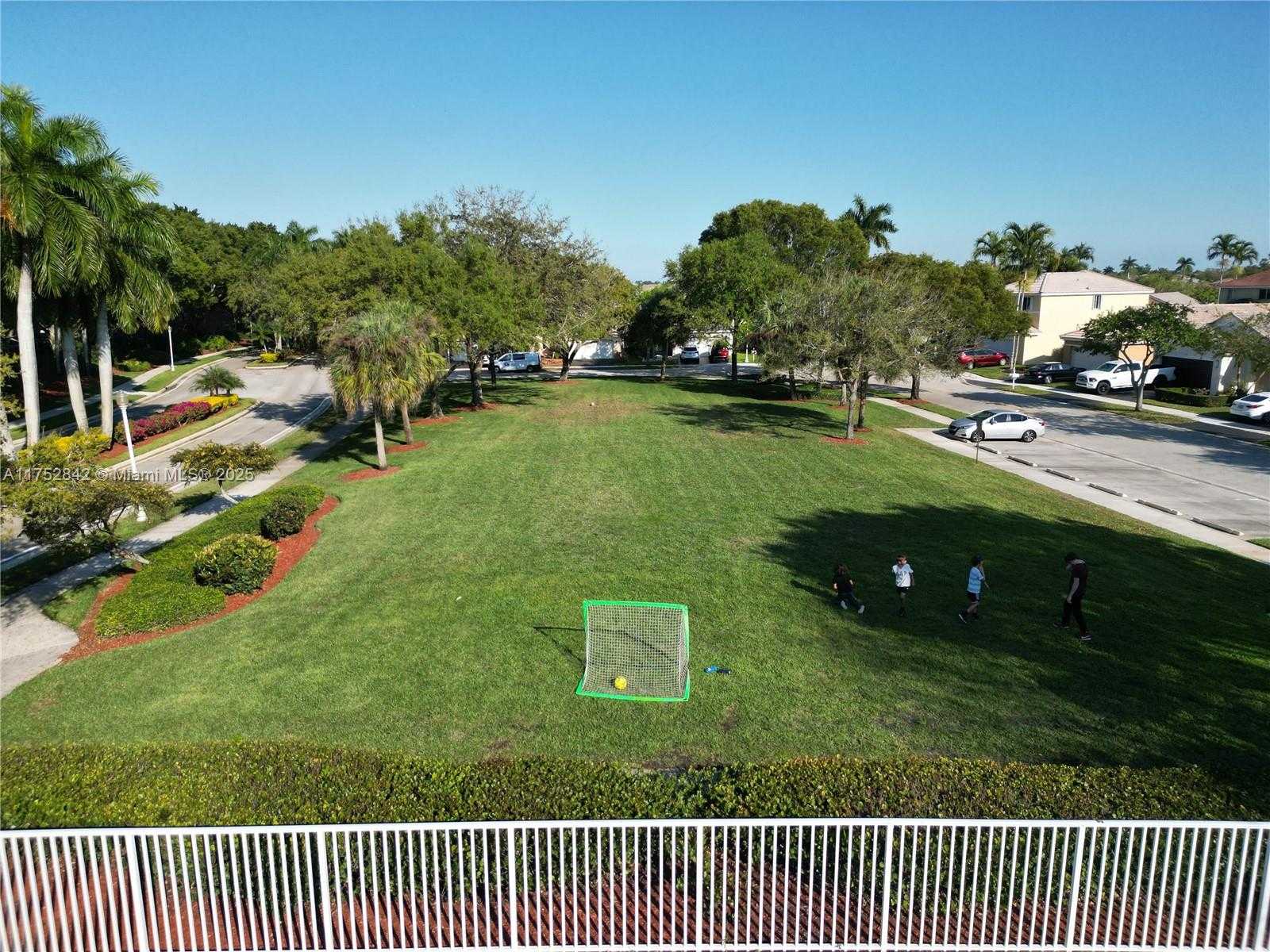 Small Image of 2045 POMPEII CT #2045, Weston Number 41