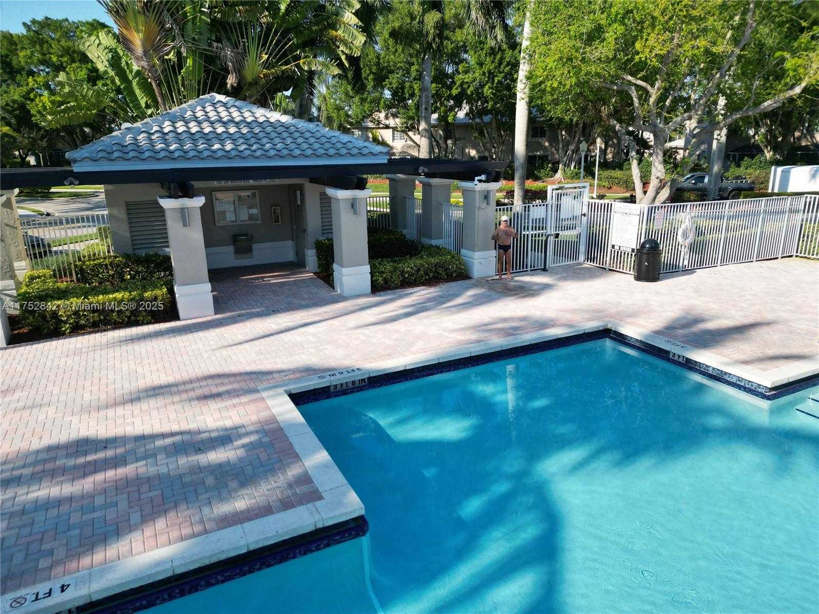 Small Image of 2045 POMPEII CT #2045, Weston Number 47