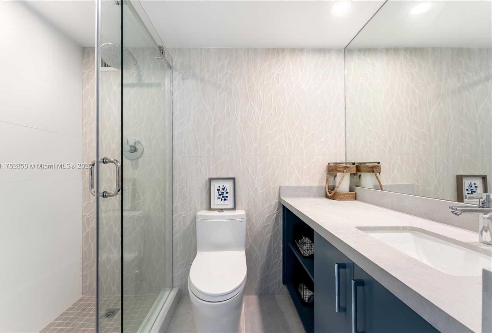 Small Image of 5401 COLLINS AVE #1220, Miami Beach Number 10