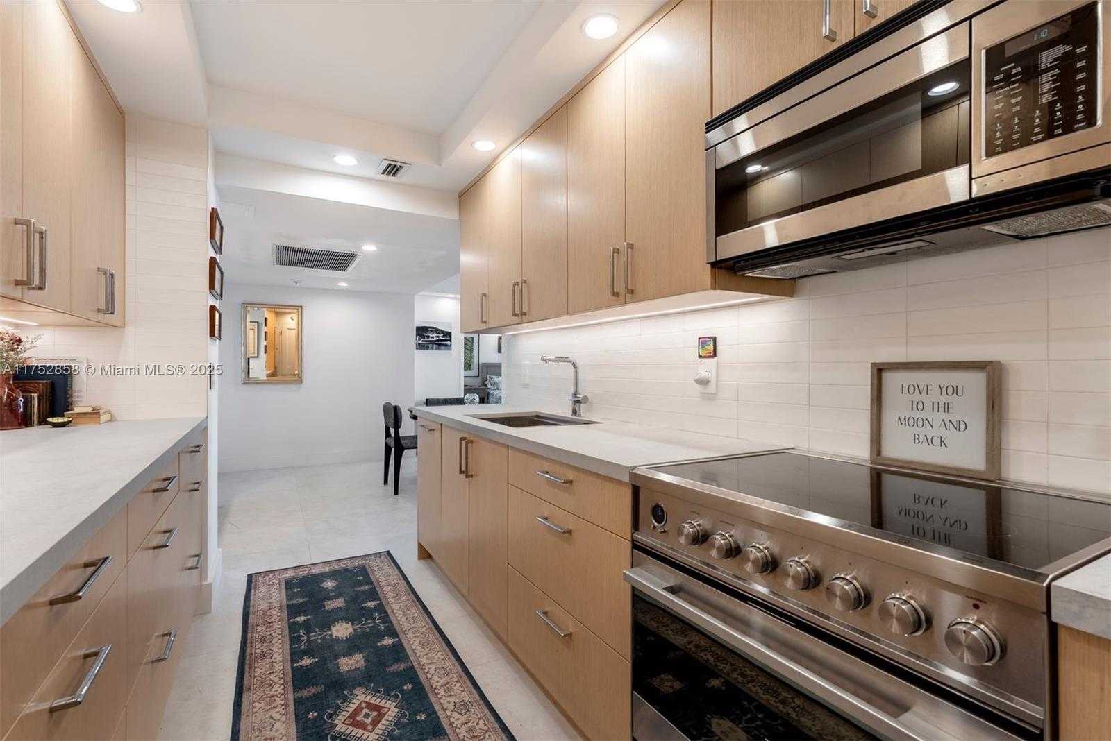 Small Image of 5401 COLLINS AVE #1220, Miami Beach Number 6