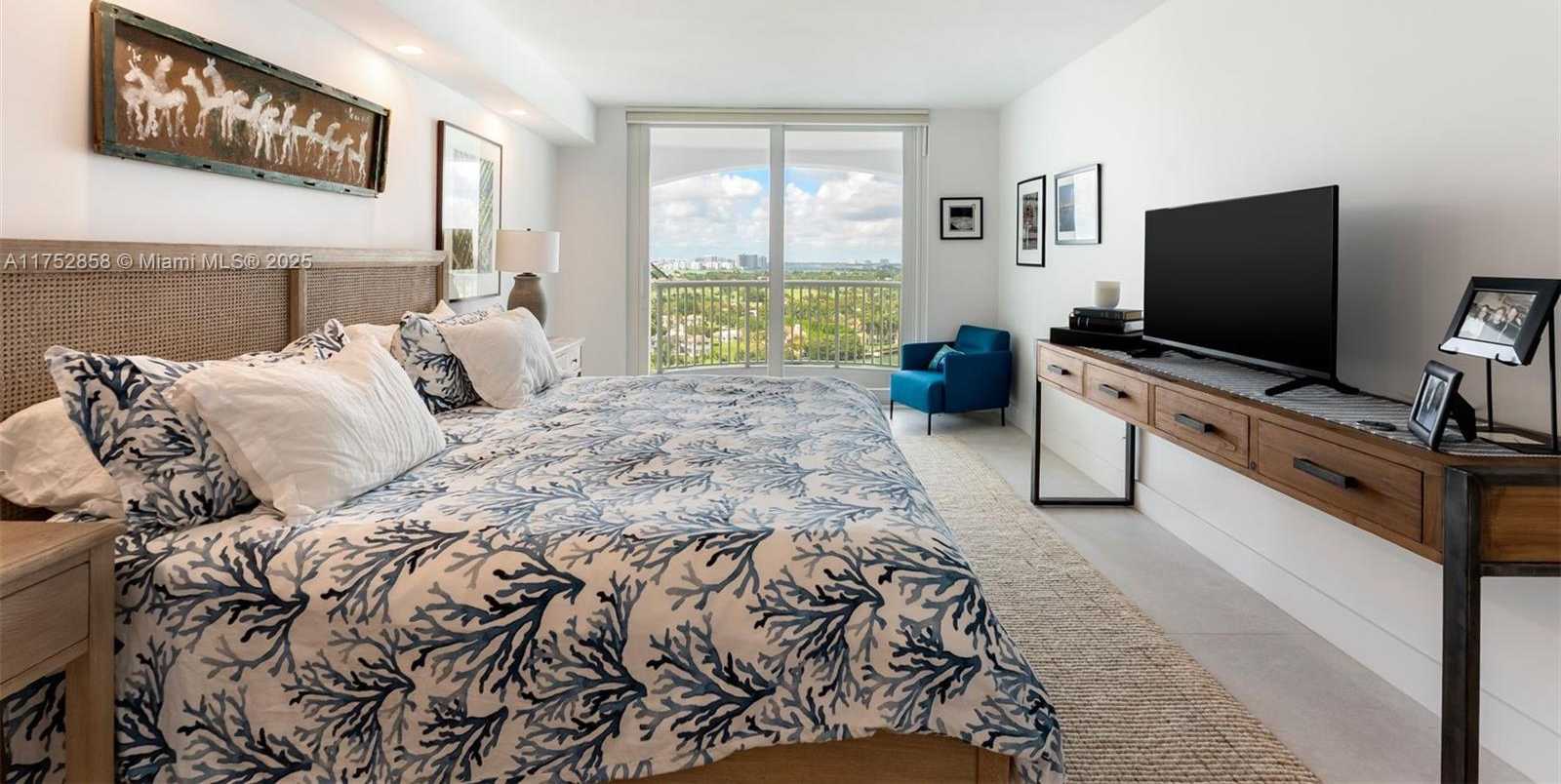 Small Image of 5401 COLLINS AVE #1220, Miami Beach Number 7