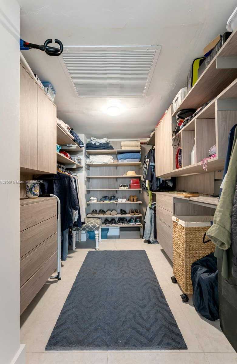 Small Image of 5401 COLLINS AVE #1220, Miami Beach Number 9