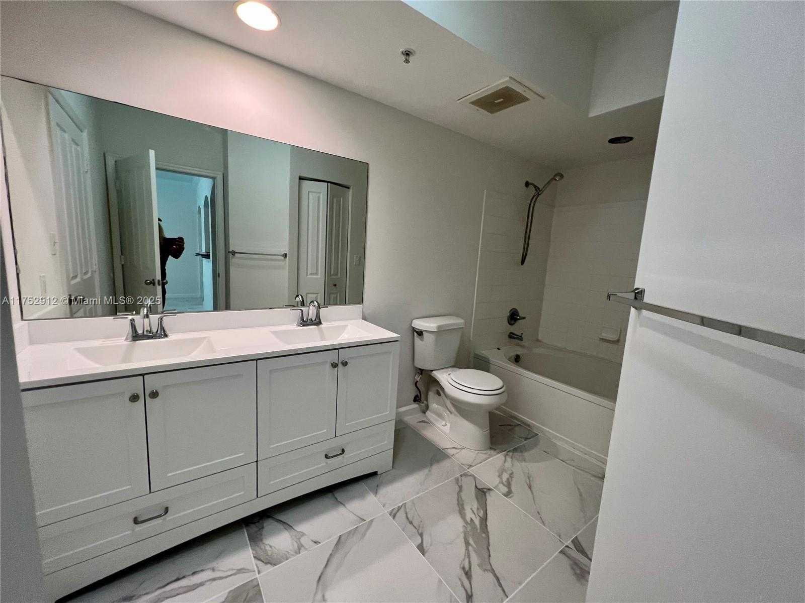 Small Image of 9172 COLLINS AVE #214, Surfside Number 19
