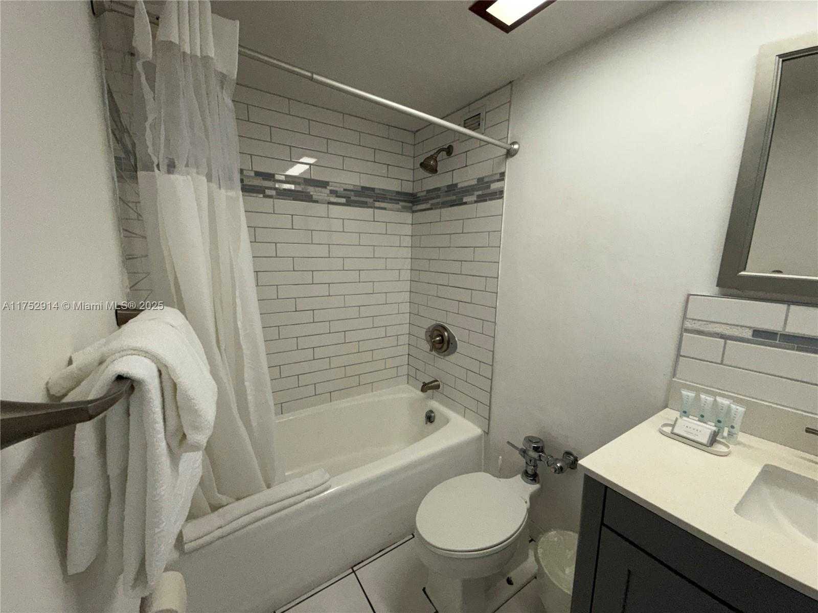 Small Image of 5445 COLLINS AVE #729, Miami Beach Number 16