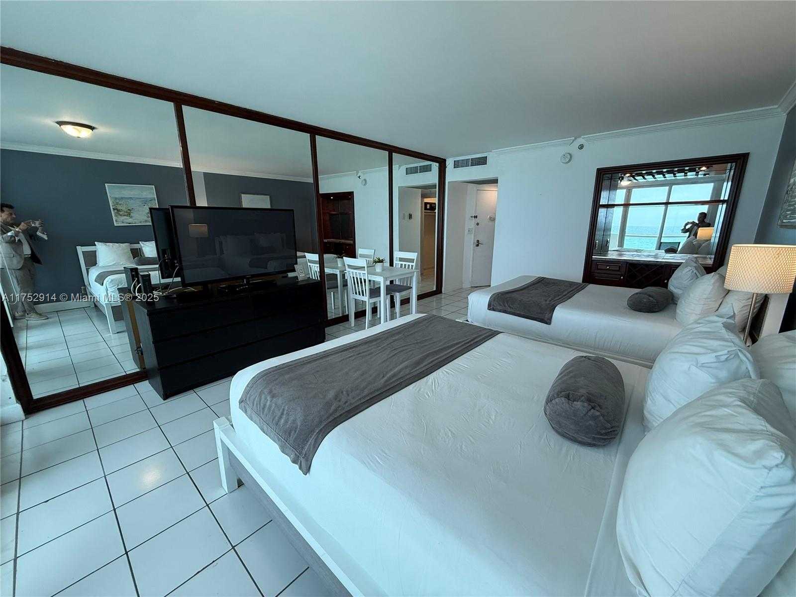 Small Image of 5445 COLLINS AVE #729, Miami Beach Number 7