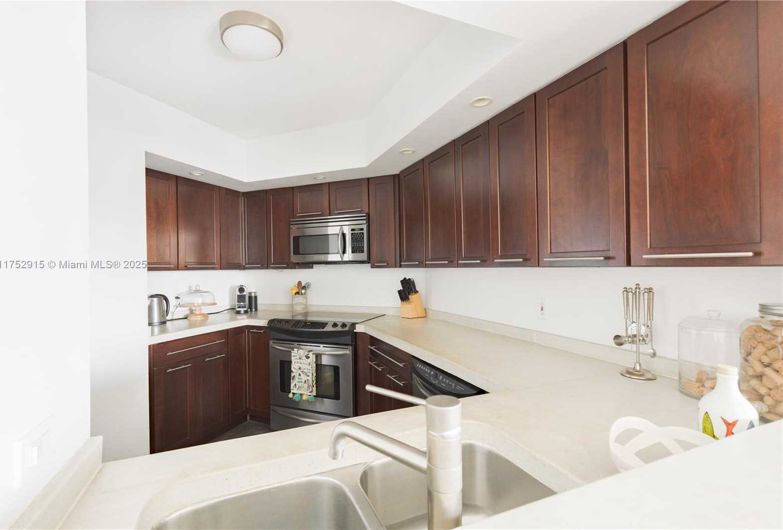 Small Image of 1900 SUNSET HARBOUR DR #703, Miami Beach Number 3