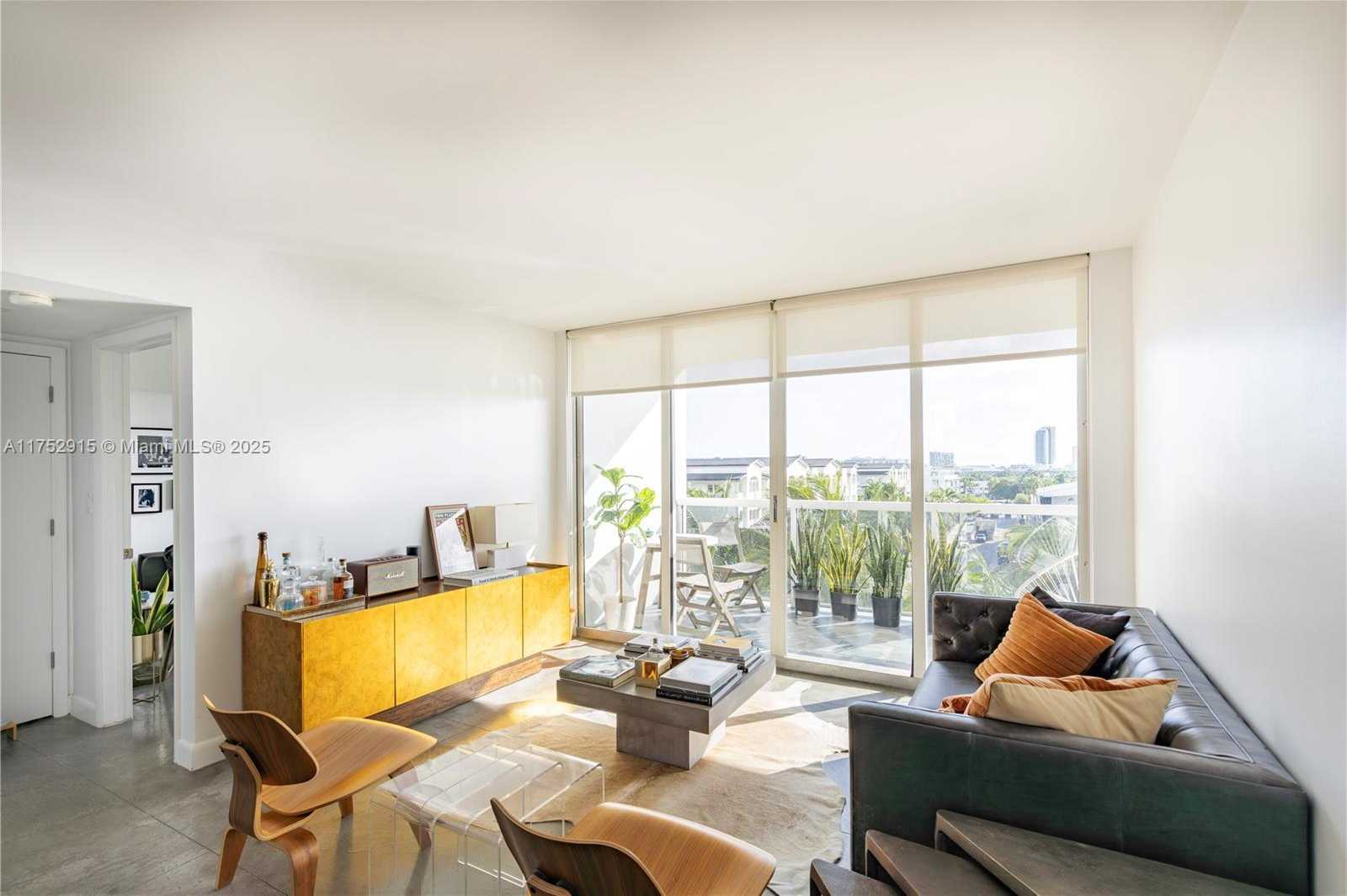 Small Image of 1900 SUNSET HARBOUR DR #703, Miami Beach Number 6