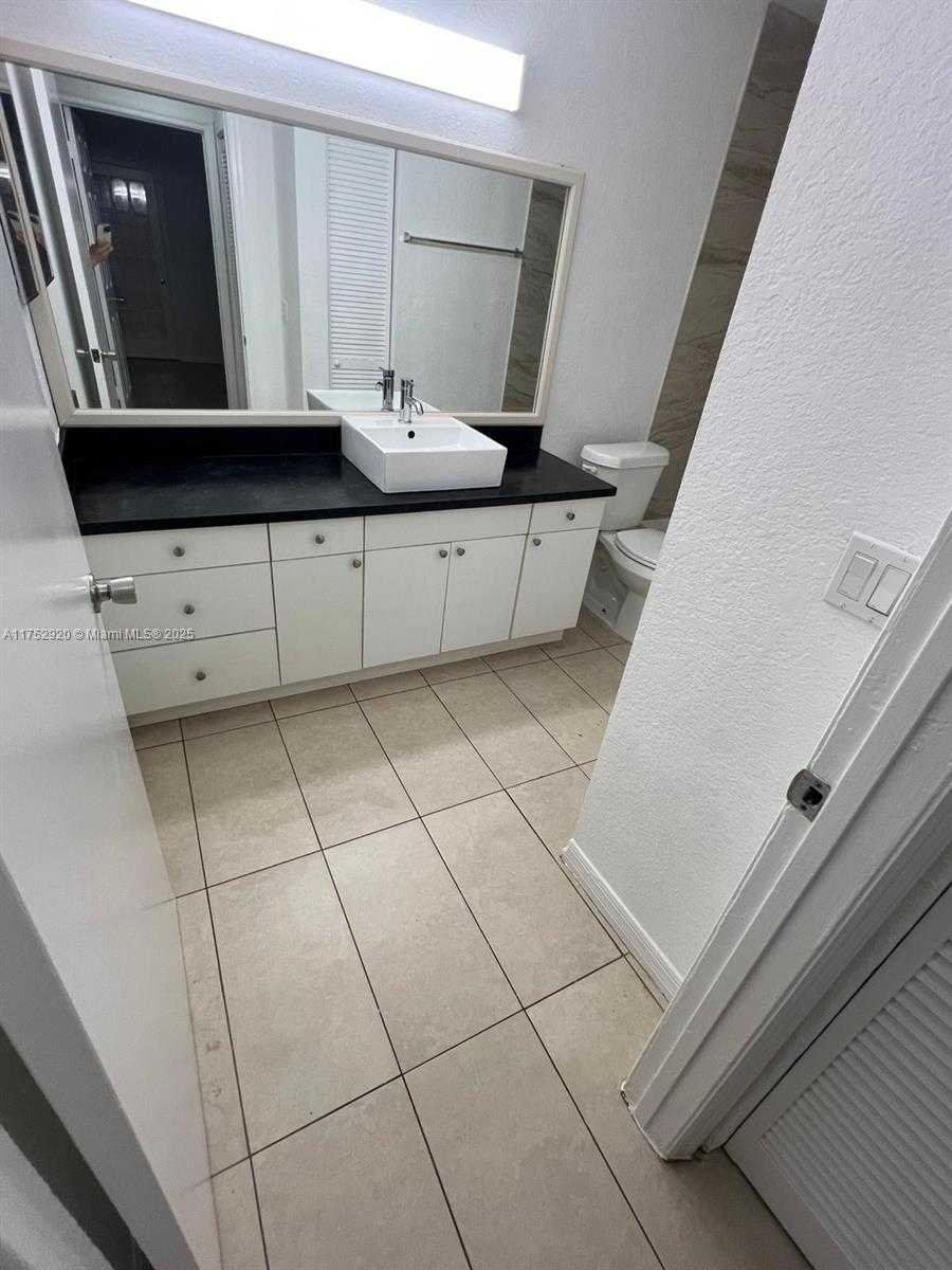 Small Image of 3340 NORTH PINEWALK DR N #1514, Margate Number 4