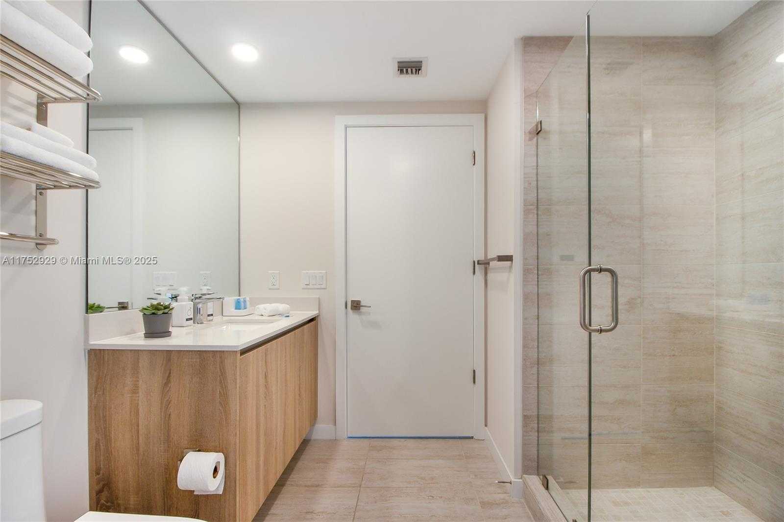 Small Image of 3900 BISCAYNE BLVD #S-1108, Miami Number 12