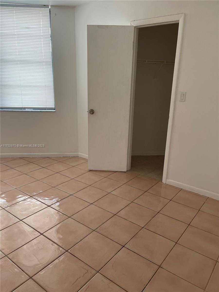 Imagen de Pequeño Objeto