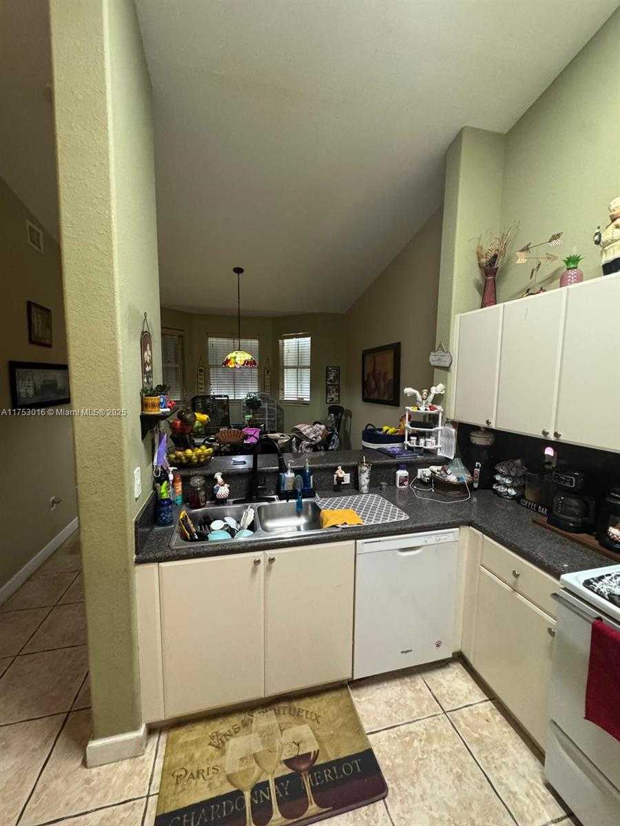 Small Image of 1692 SOUTH EAST 29TH CT #201, Homestead Number 10
