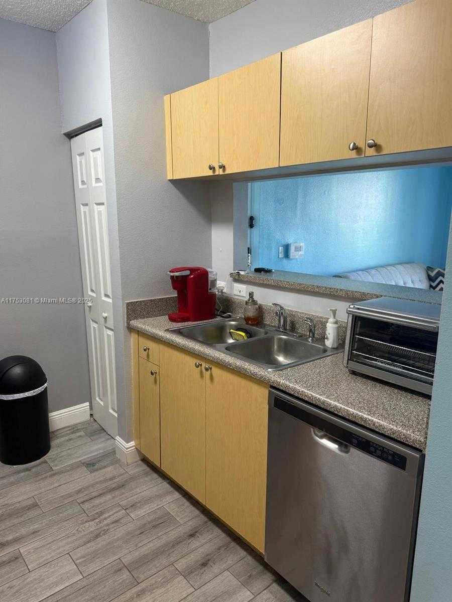 Small Image of 2201 WEST PRESERVE WAY #108, Miramar Number 5