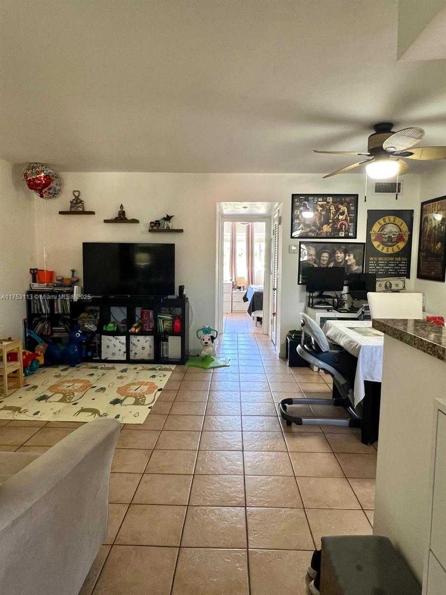 Small Image of 270 LAYNE BLVD #208, Hallandale Beach Number 10