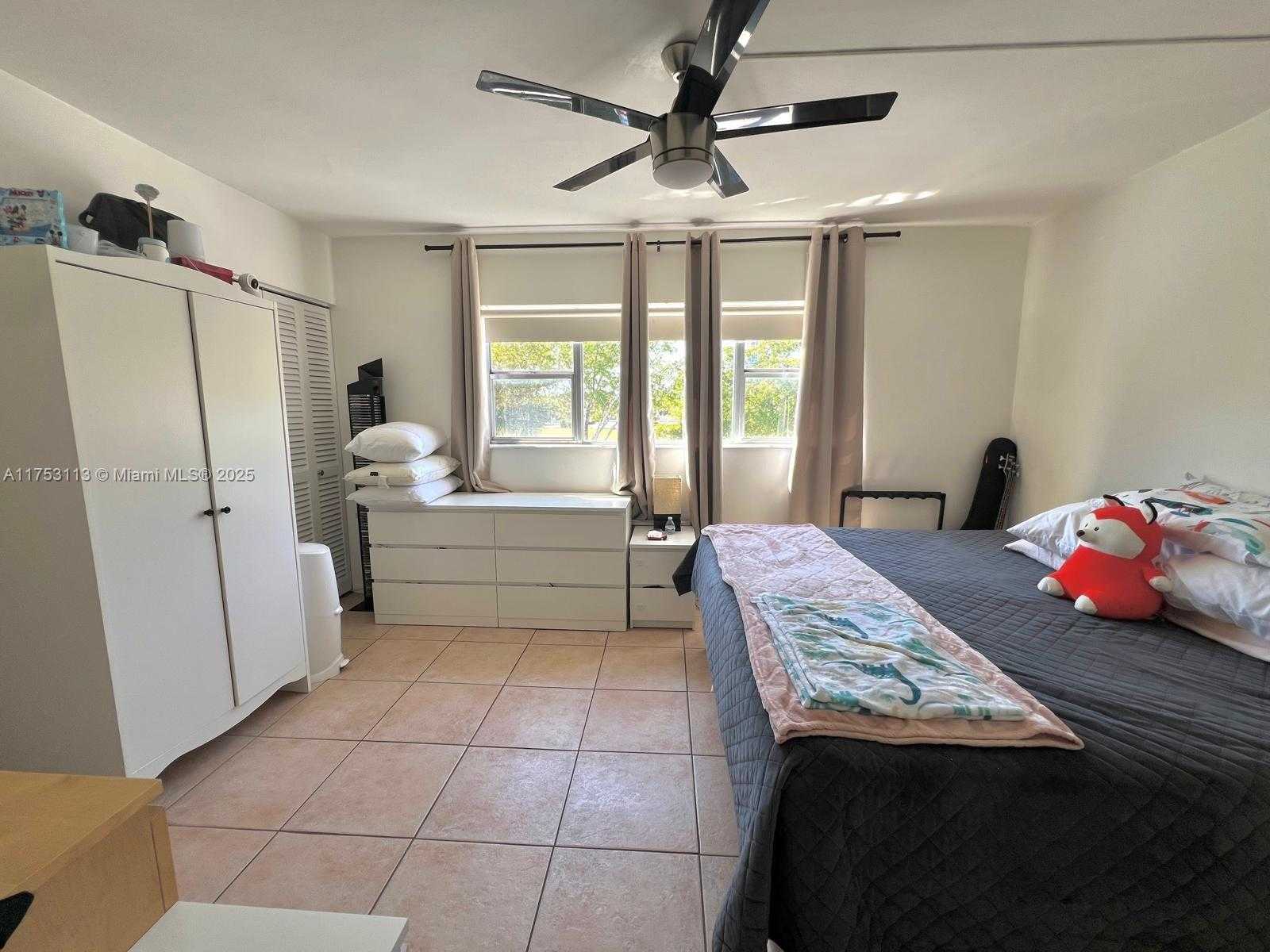 Small Image of 270 LAYNE BLVD #208, Hallandale Beach Number 19