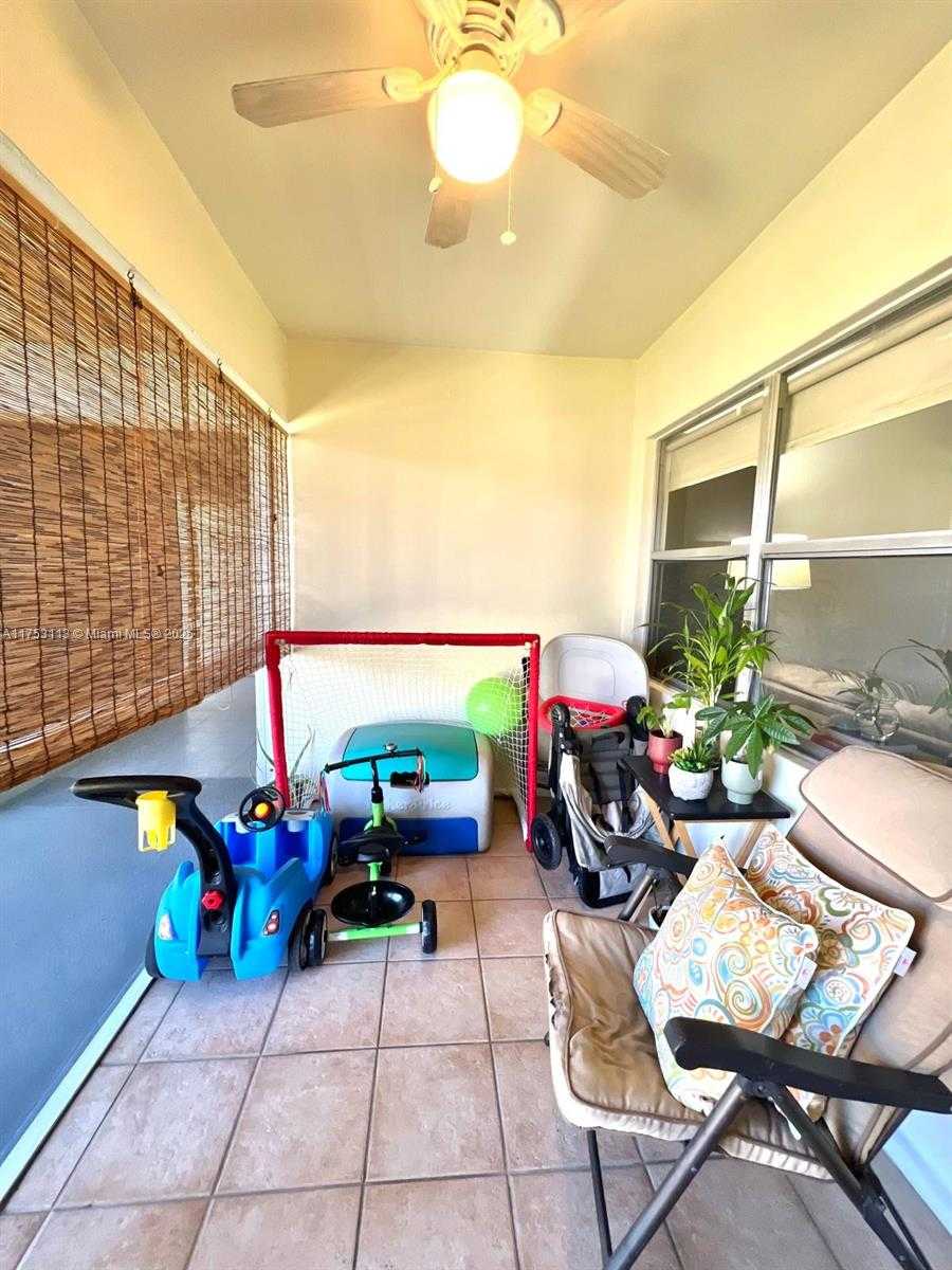 Small Image of 270 LAYNE BLVD #208, Hallandale Beach Number 2
