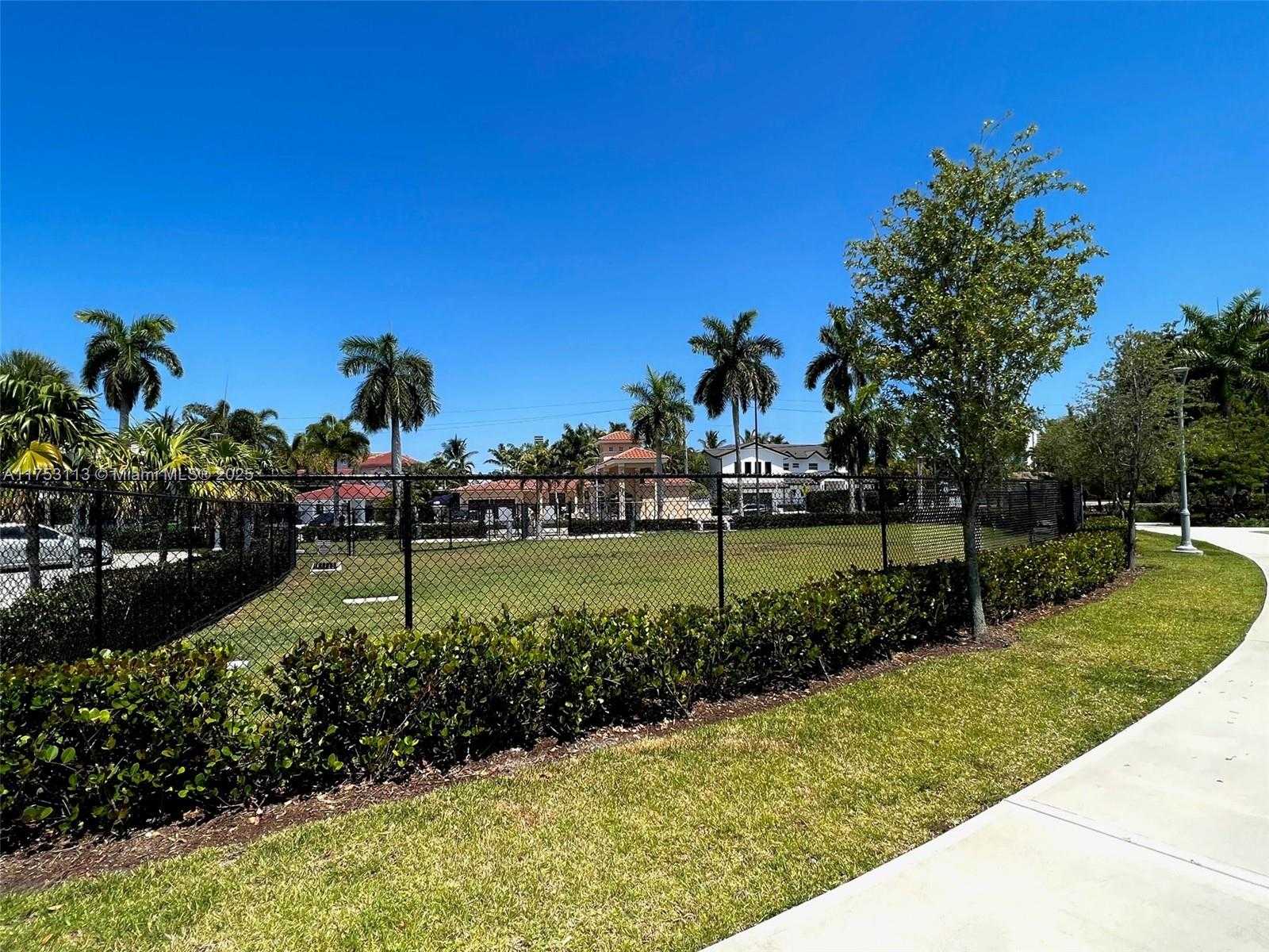 Small Image of 270 LAYNE BLVD #208, Hallandale Beach Number 31