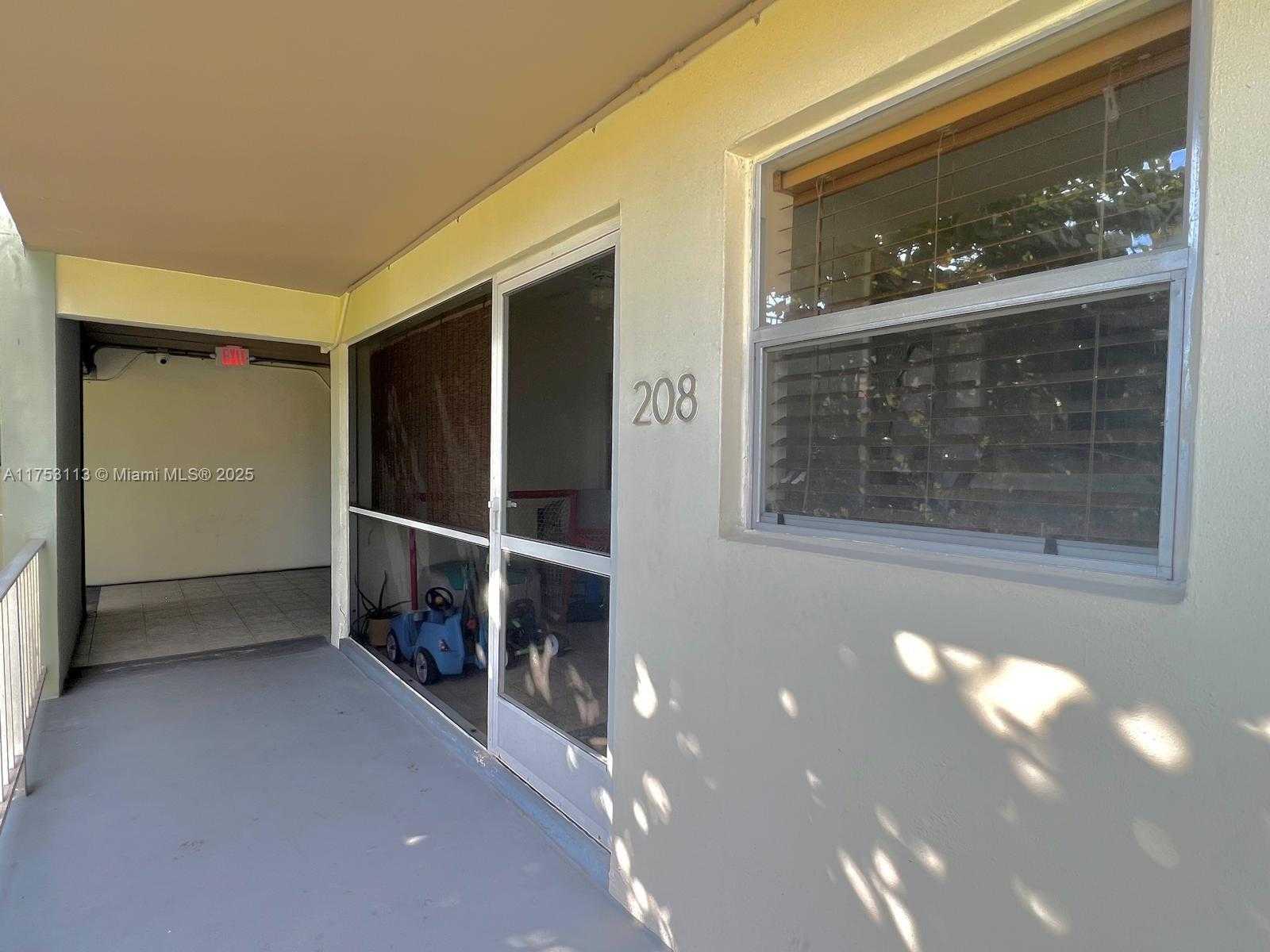Small Image of 270 LAYNE BLVD #208, Hallandale Beach Number 5