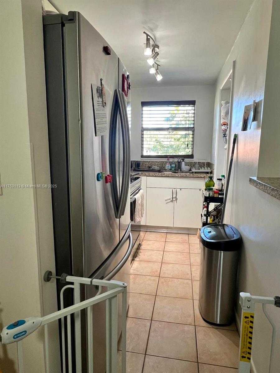 Small Image of 270 LAYNE BLVD #208, Hallandale Beach Number 6