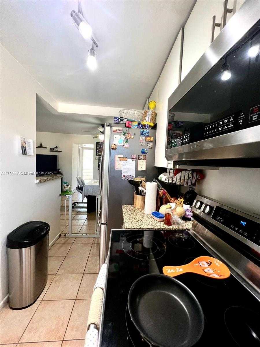 Small Image of 270 LAYNE BLVD #208, Hallandale Beach Number 9