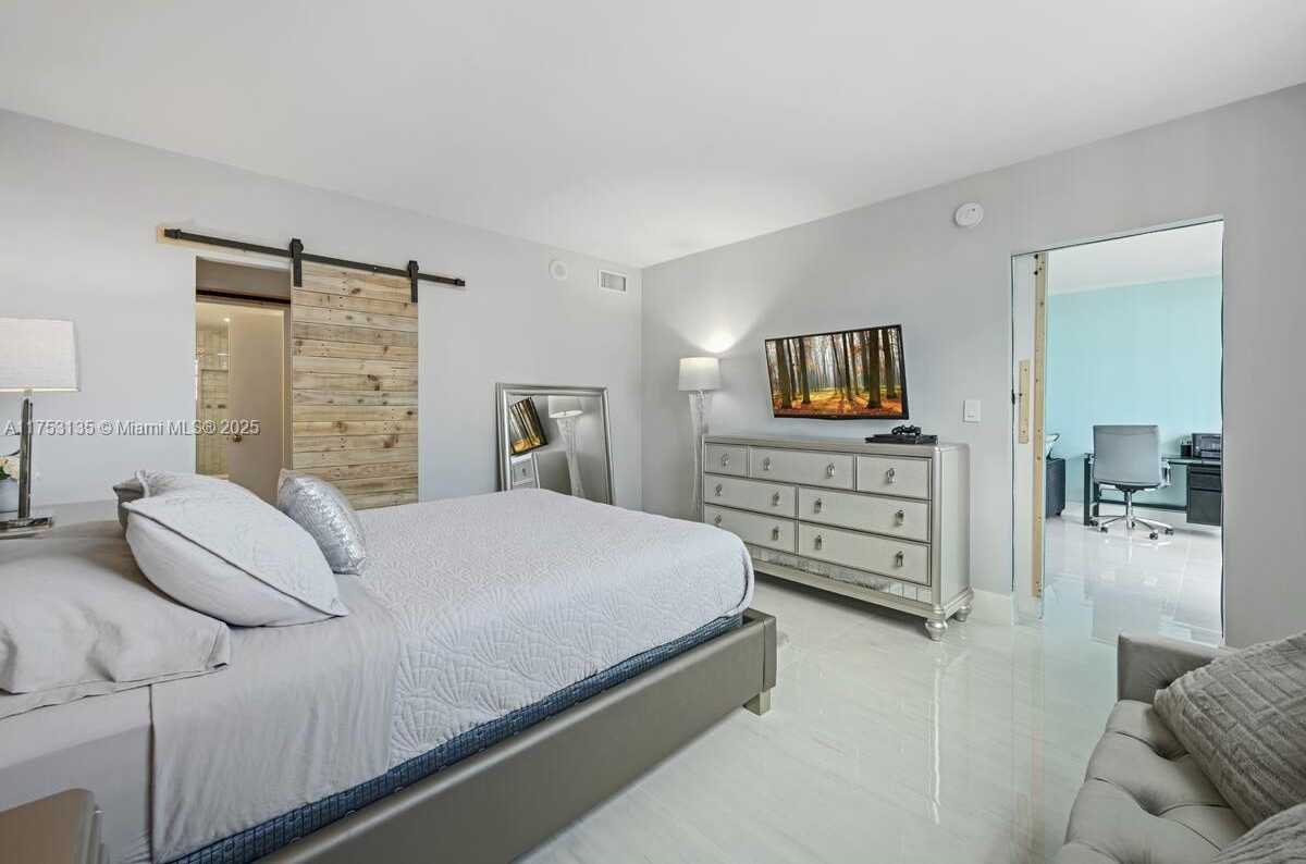 Small Image of 19370 COLLINS AVE #1121, Sunny Isles Beach Number 10