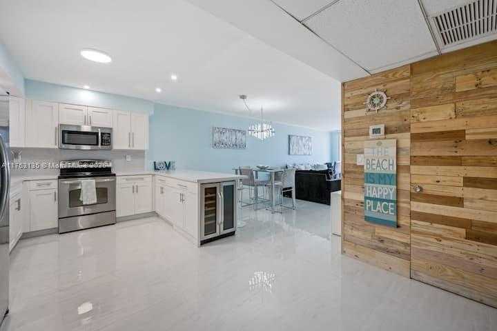 Small Image of 19370 COLLINS AVE #1121, Sunny Isles Beach Number 5
