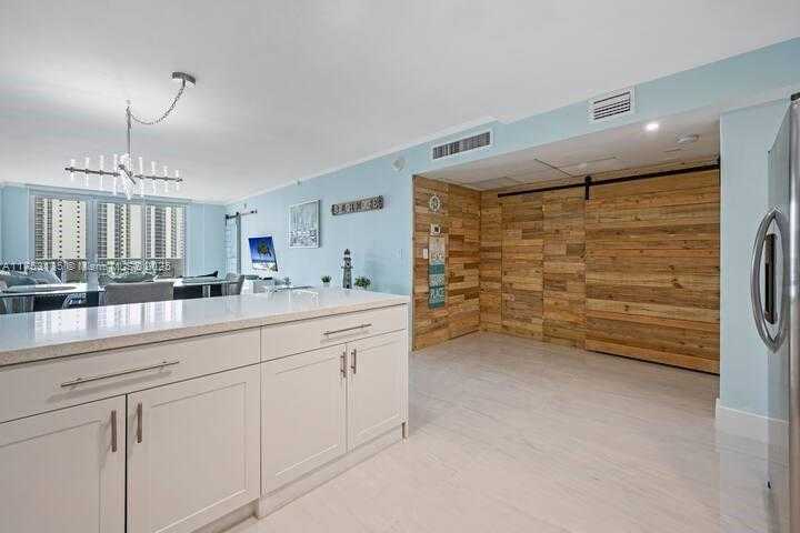 Small Image of 19370 COLLINS AVE #1121, Sunny Isles Beach Number 7