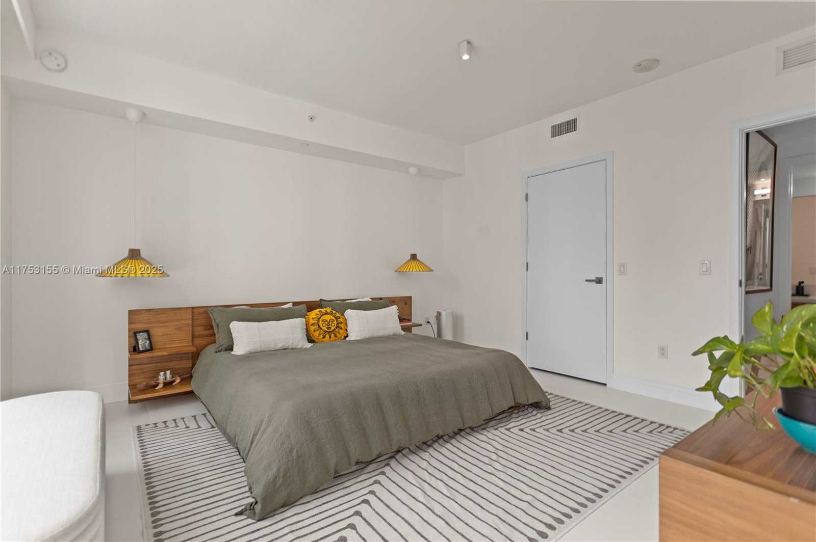 Small Image of 1080 BRICKELL AVE #1802, Miami Number 22