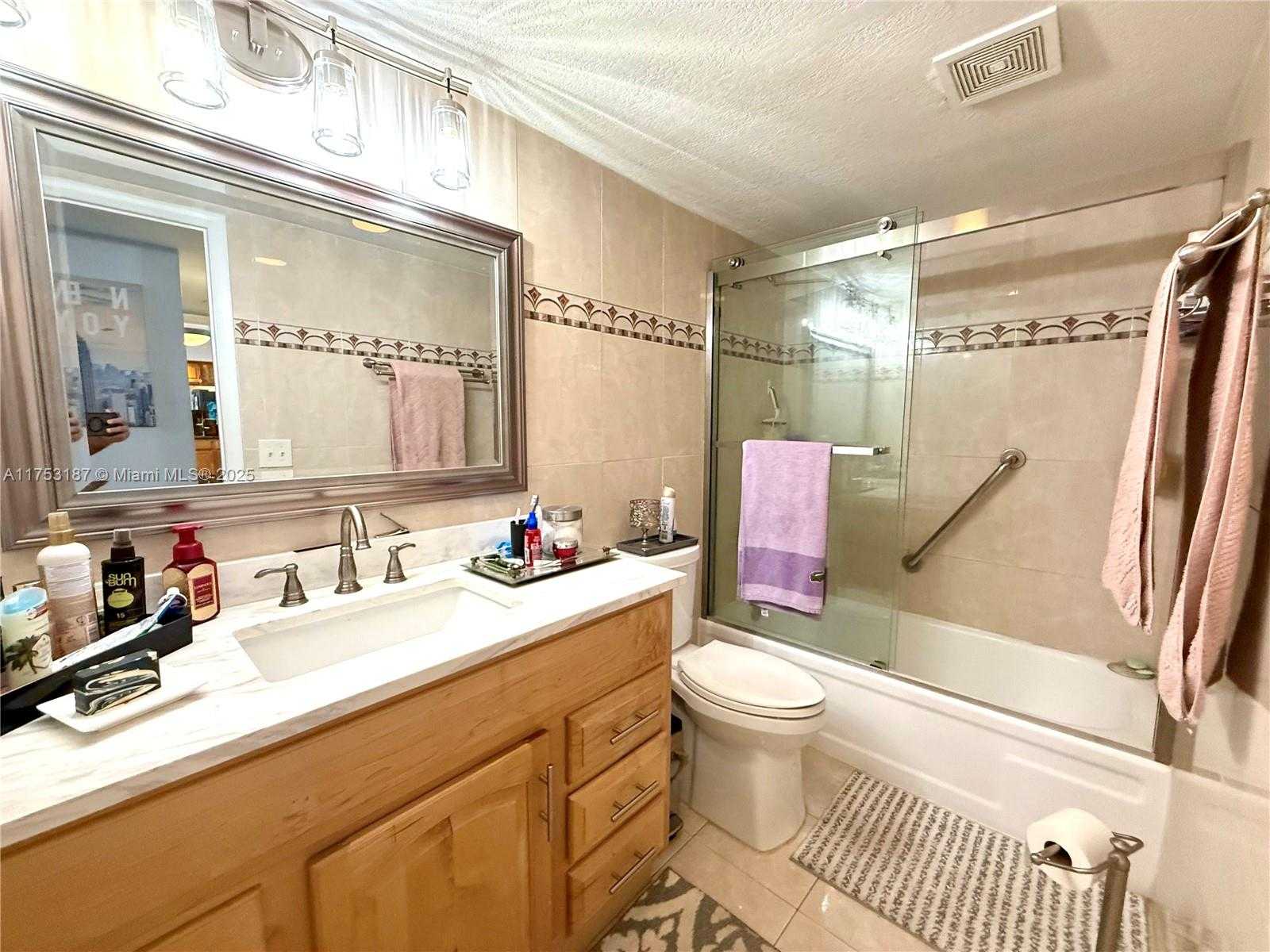 Small Image of 2851 NORTH EAST 183RD ST #1706E, Aventura Number 11