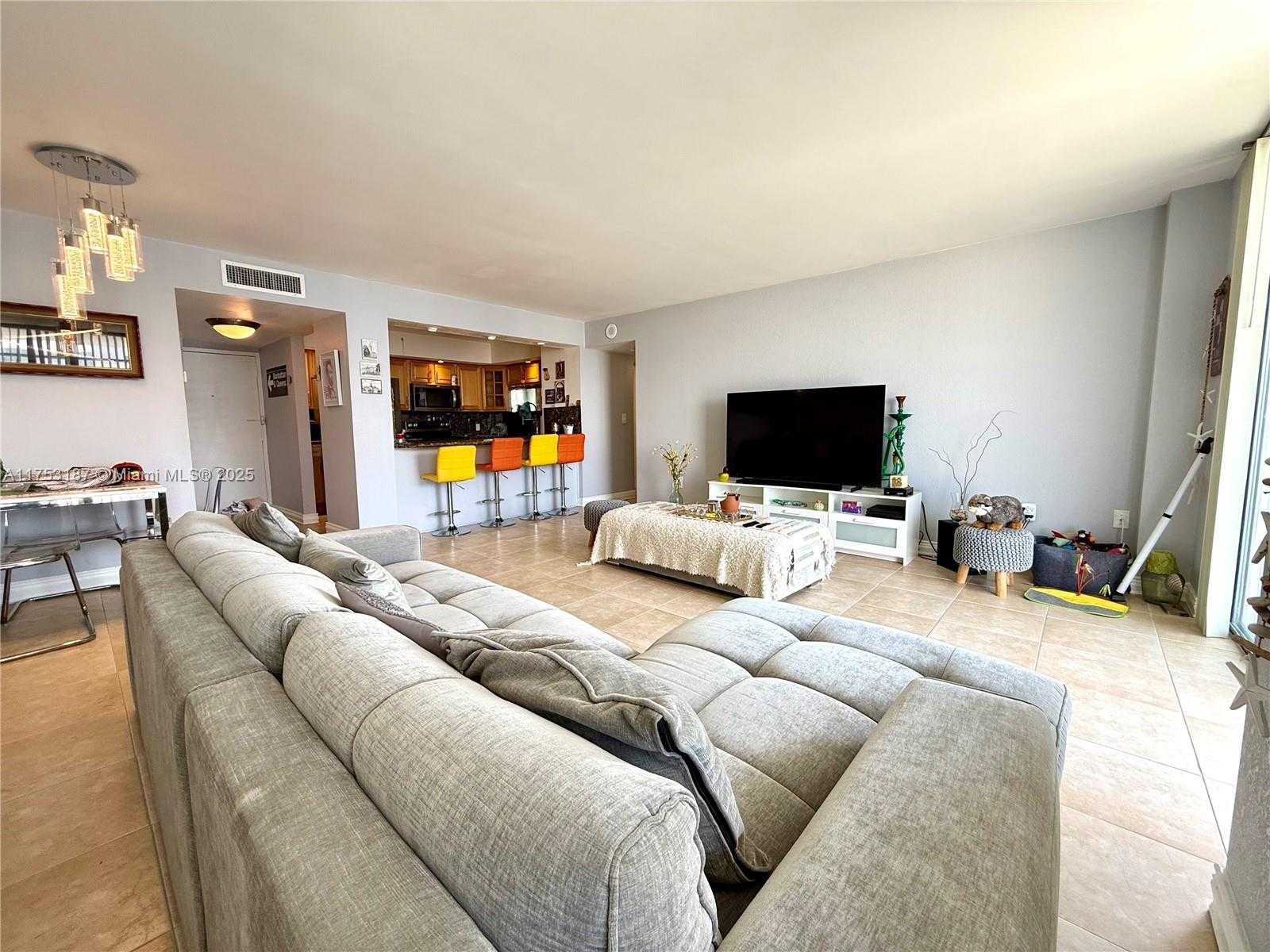 Small Image of 2851 NORTH EAST 183RD ST #1706E, Aventura Number 6