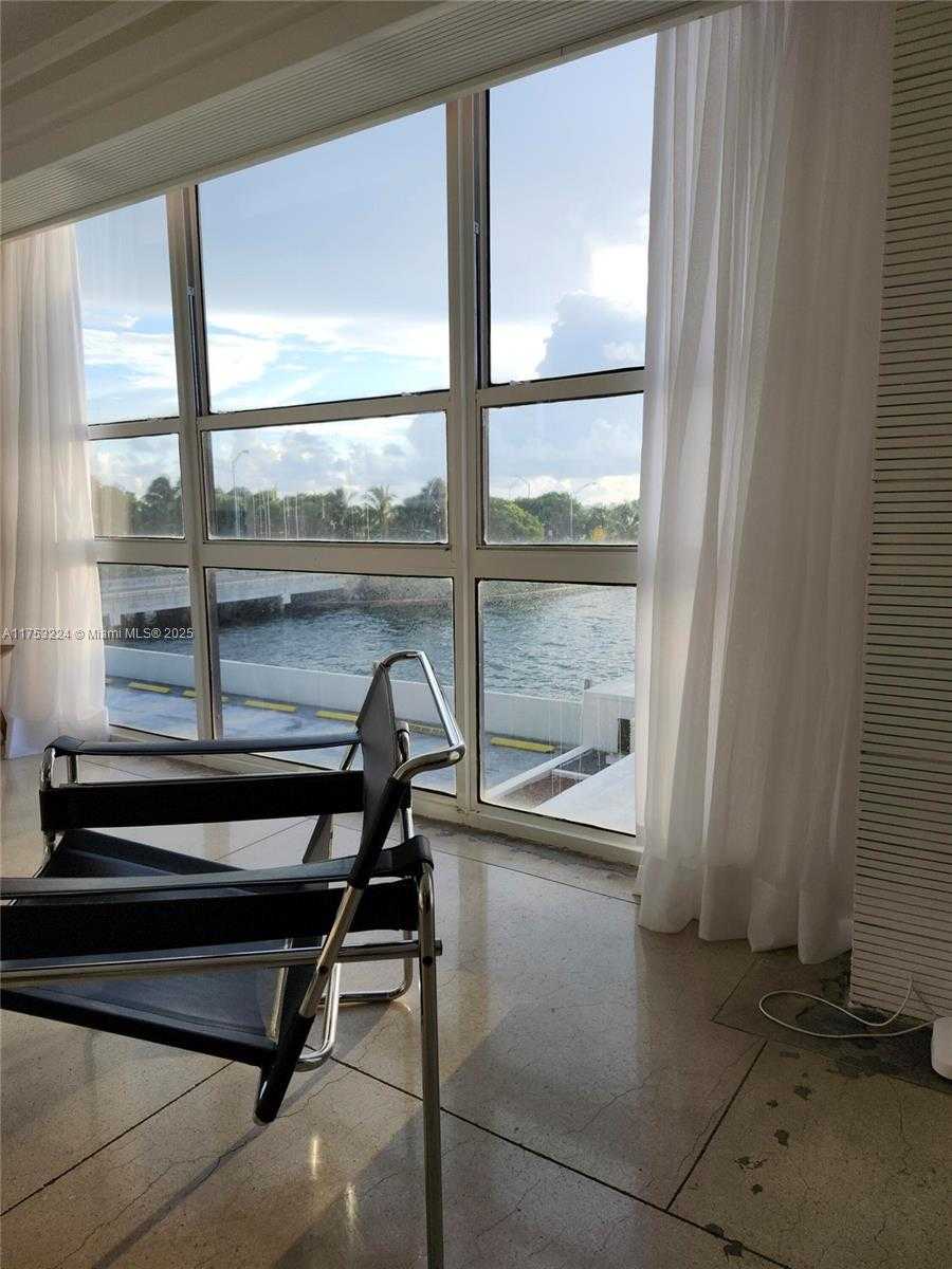 Small Image of 600 NE 36th St, Miami, FL 33137, USA Number 10